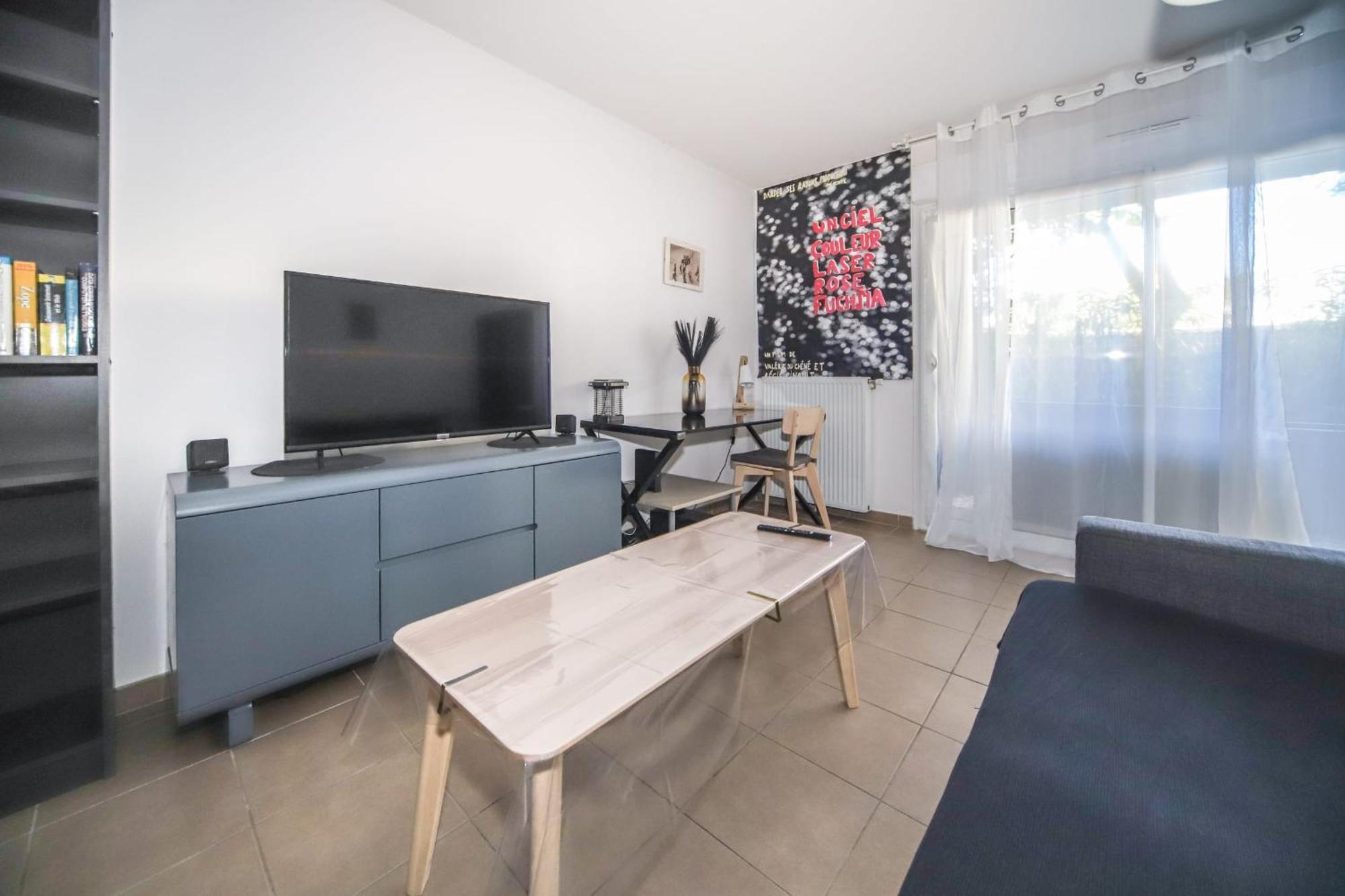 T2 Florescence Proche Montpellier Parking 卡斯泰尔诺勒莱 外观 照片
